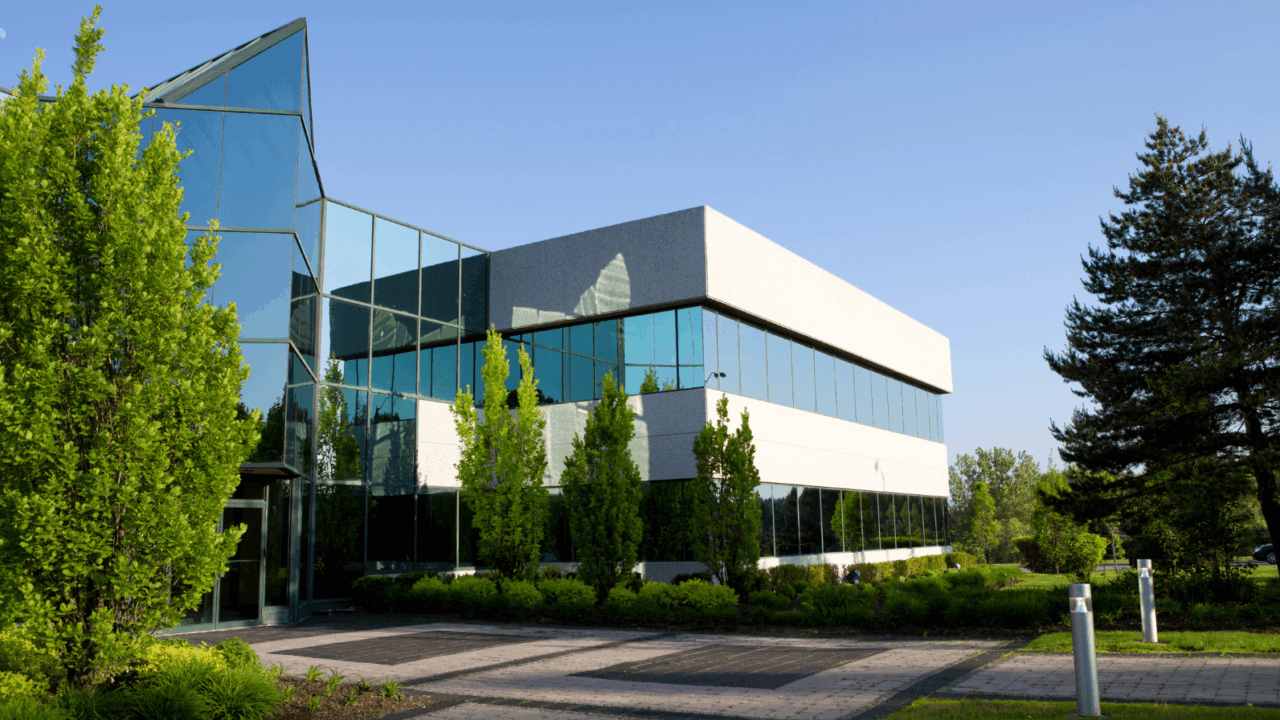 Business Landscaping Solutions That Attract Tenants, Clients, and Customers