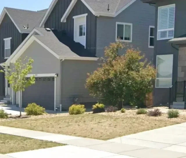 Parker Colorado front yard with thirsty turf lawn before xeriscape